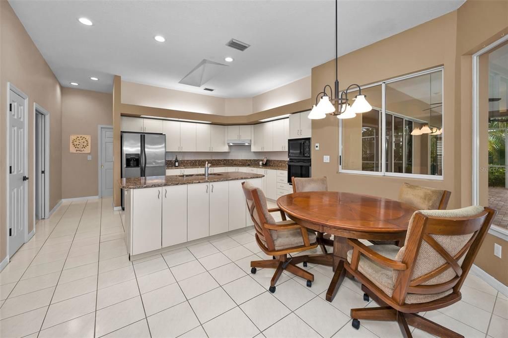 En Venta: $649,900 (3 camas, 2 baños, 2316 Pies cuadrados)