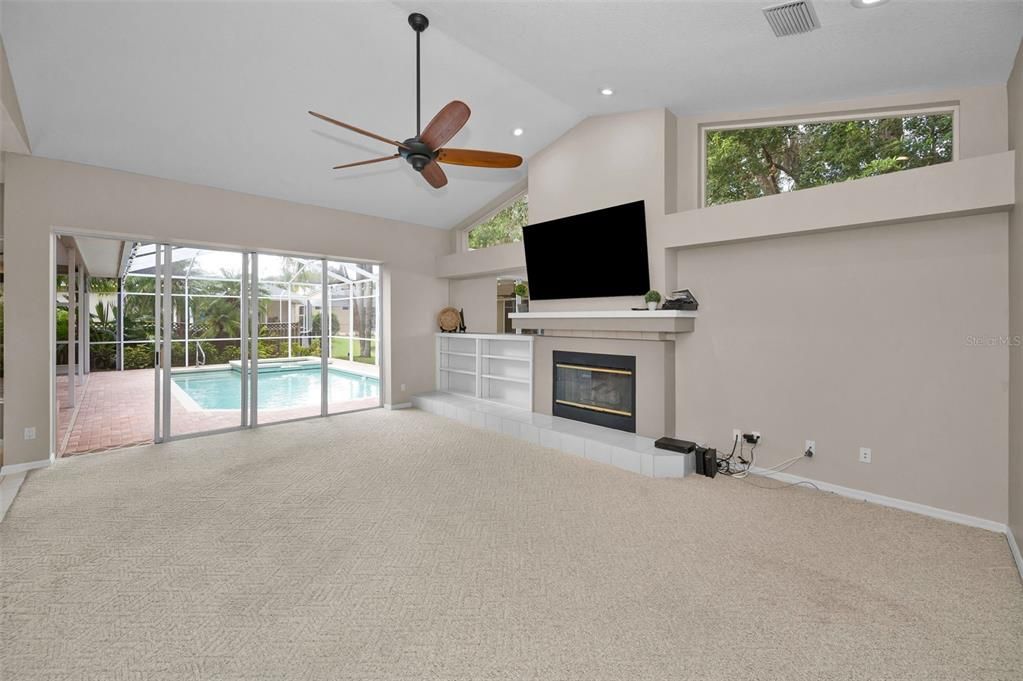 En Venta: $649,900 (3 camas, 2 baños, 2316 Pies cuadrados)