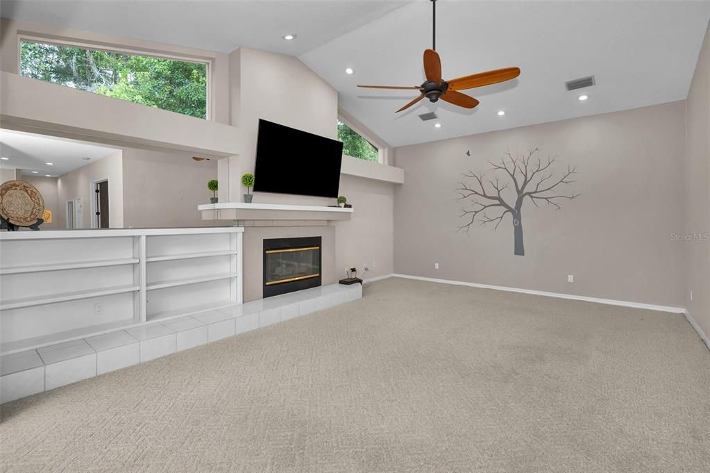 En Venta: $649,900 (3 camas, 2 baños, 2316 Pies cuadrados)