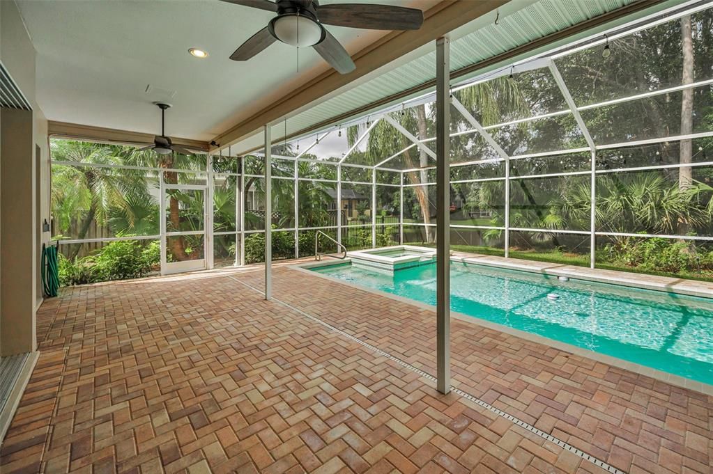 En Venta: $649,900 (3 camas, 2 baños, 2316 Pies cuadrados)