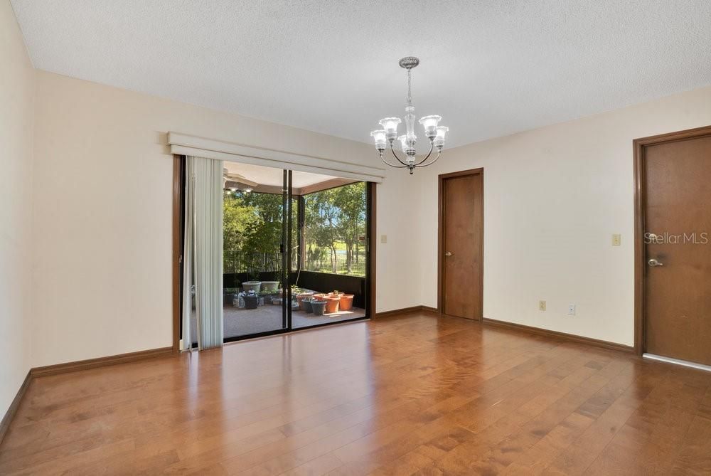 待售: $499,900 (4 贝兹, 2 浴室, 2375 平方英尺)