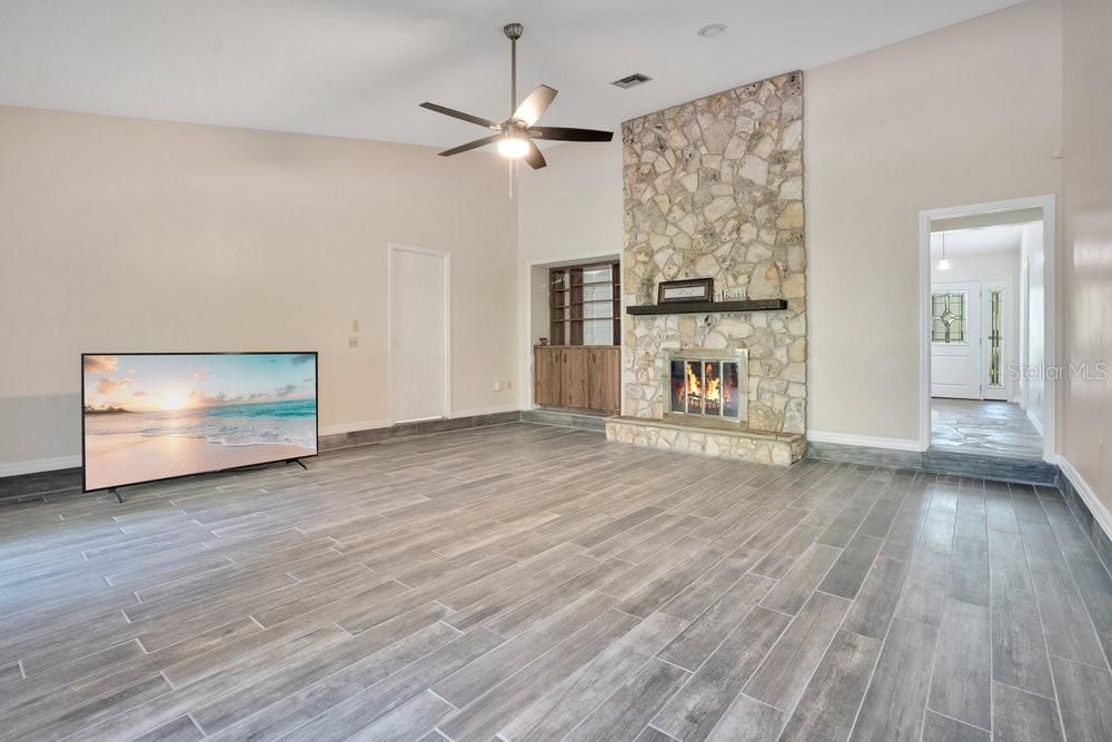 待售: $499,900 (4 贝兹, 2 浴室, 2375 平方英尺)