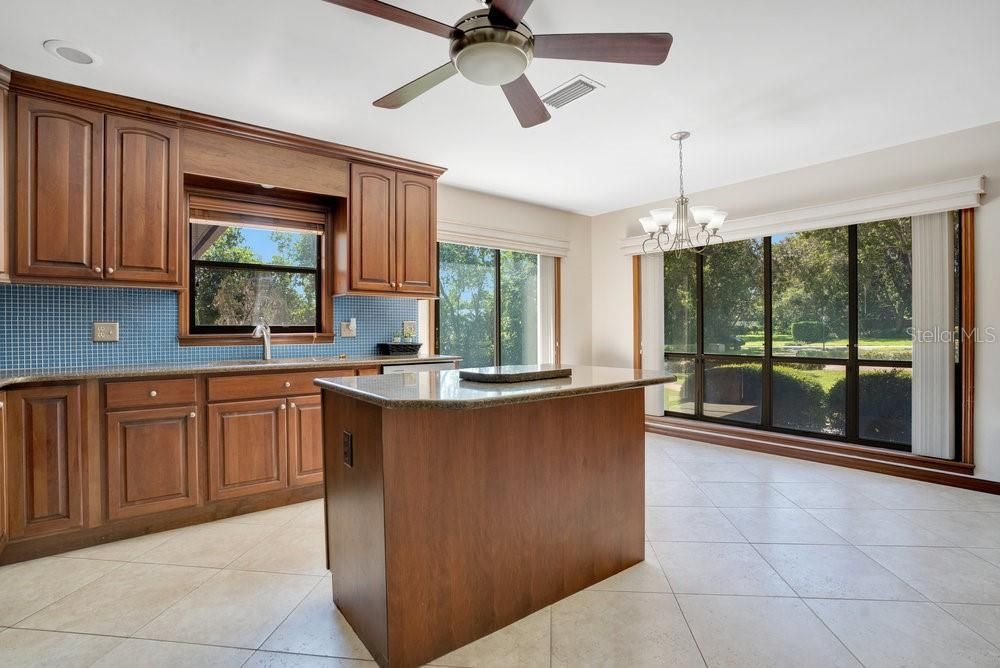 待售: $499,900 (4 贝兹, 2 浴室, 2375 平方英尺)