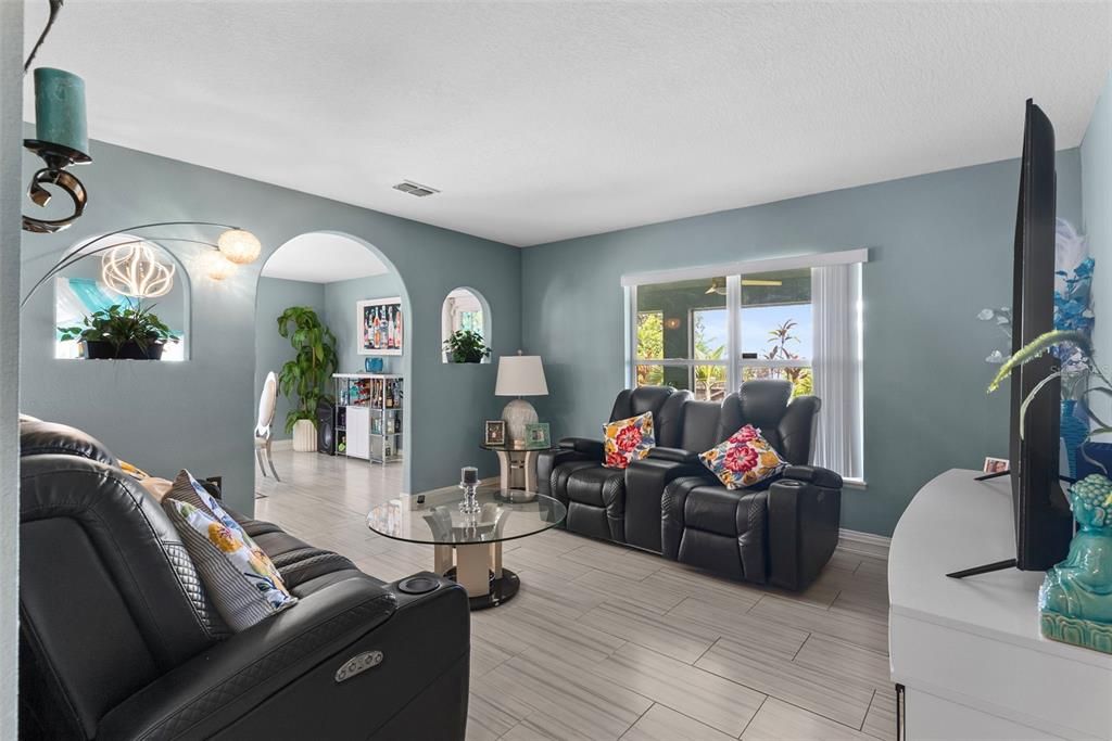 待售: $459,000 (4 贝兹, 2 浴室, 2836 平方英尺)