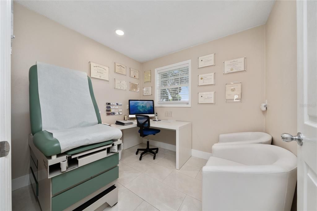 На продажу: $1,350,000 (0 спален, 0 ванн, 2010 Квадратных фут)