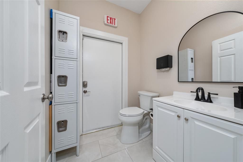 На продажу: $1,350,000 (0 спален, 0 ванн, 2010 Квадратных фут)