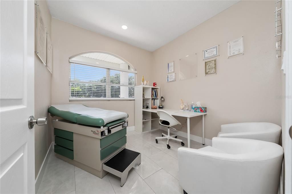 На продажу: $1,350,000 (0 спален, 0 ванн, 2010 Квадратных фут)