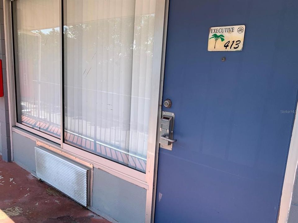 For Sale: $76,775 (1 beds, 1 baths, 300 Square Feet)