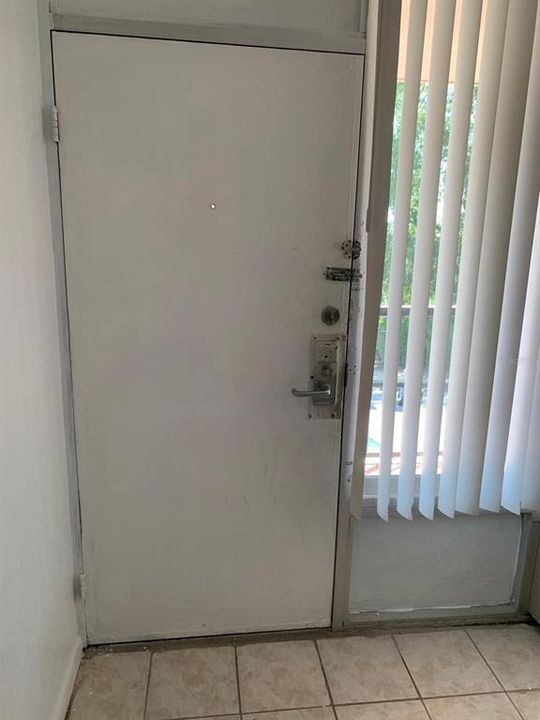 For Sale: $76,775 (1 beds, 1 baths, 300 Square Feet)