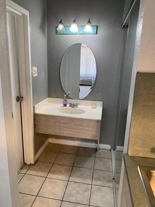 For Sale: $76,775 (1 beds, 1 baths, 300 Square Feet)