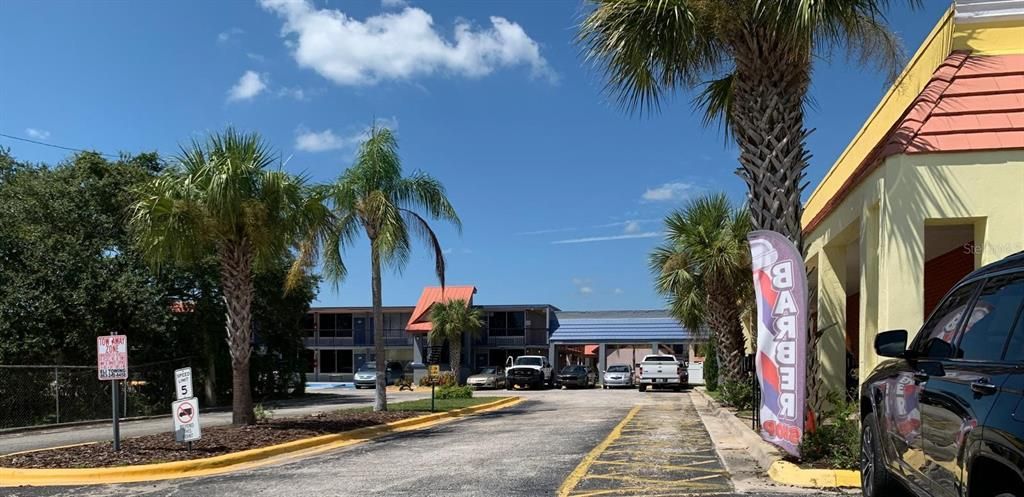 For Sale: $76,775 (1 beds, 1 baths, 300 Square Feet)