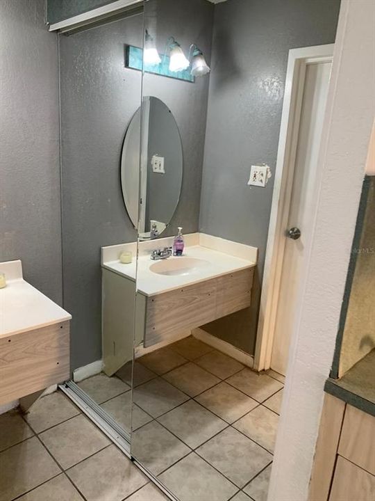 For Sale: $76,775 (1 beds, 1 baths, 300 Square Feet)