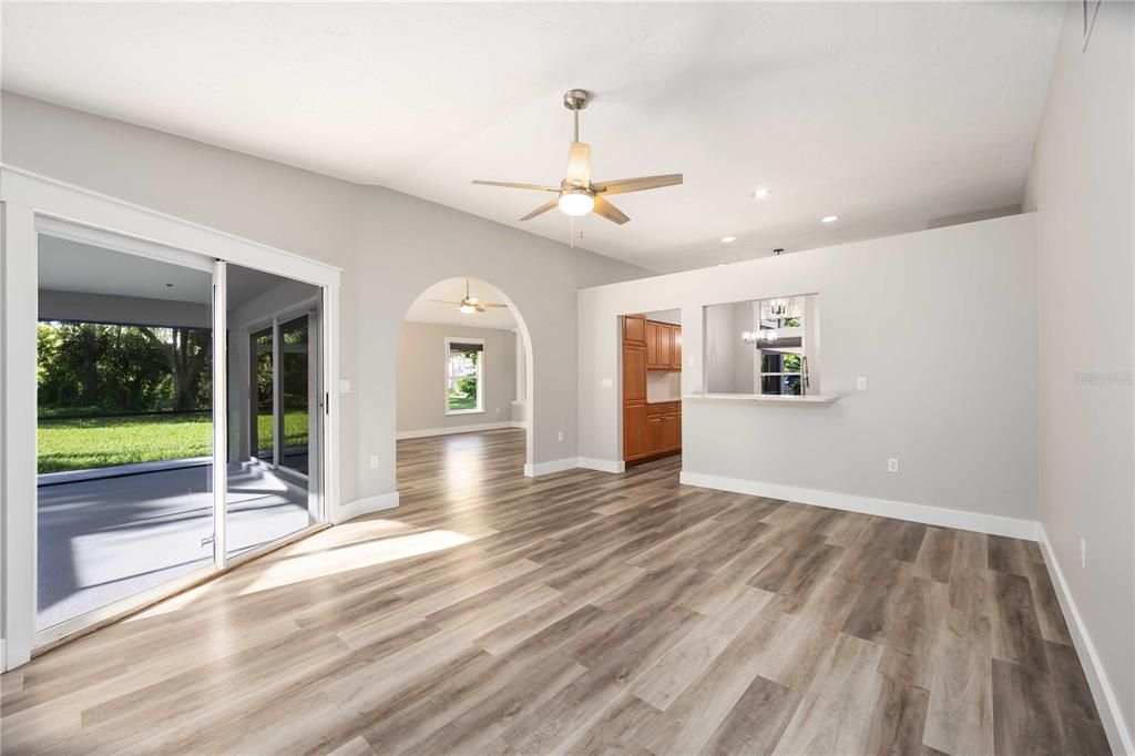 На продажу: $450,000 (3 спален, 2 ванн, 1933 Квадратных фут)