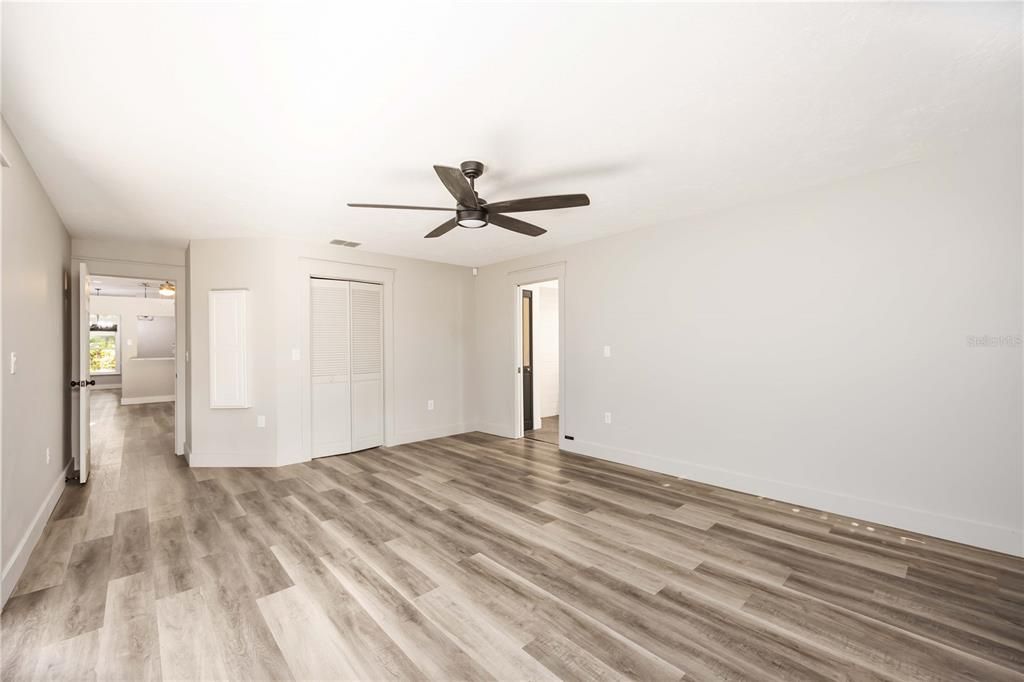 На продажу: $450,000 (3 спален, 2 ванн, 1933 Квадратных фут)