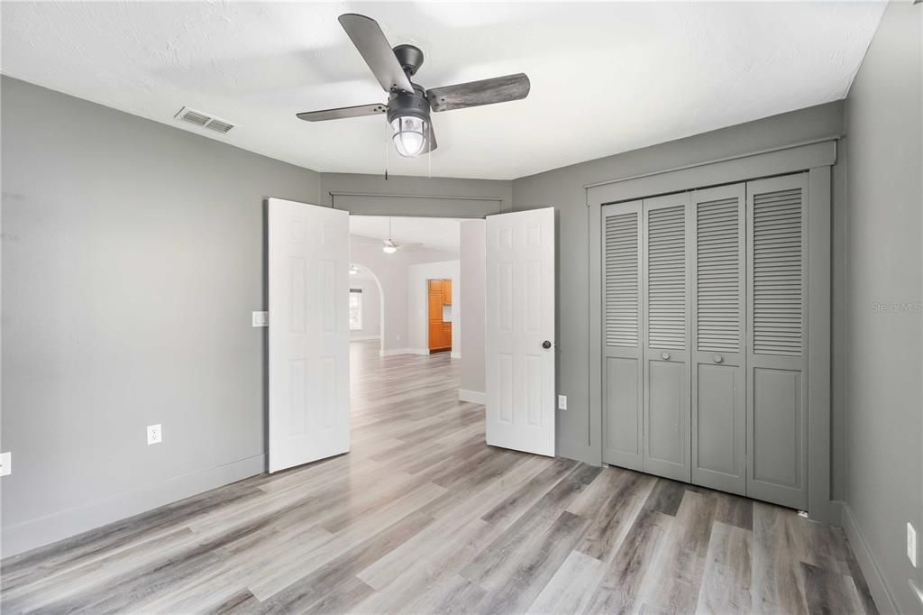 На продажу: $450,000 (3 спален, 2 ванн, 1933 Квадратных фут)