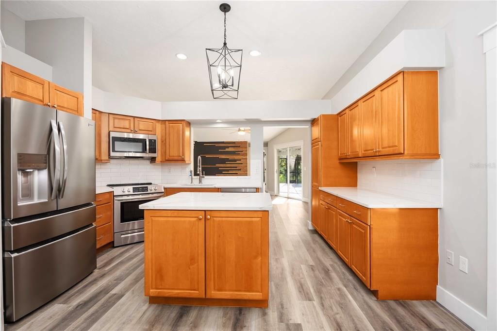 На продажу: $450,000 (3 спален, 2 ванн, 1933 Квадратных фут)