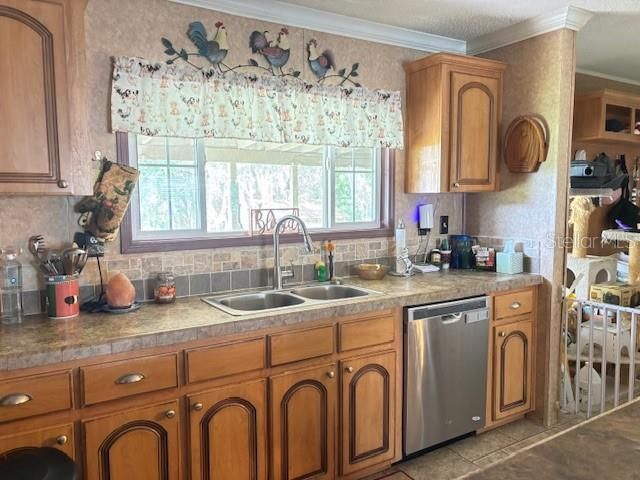 For Sale: $485,000 (4 beds, 2 baths, 2040 Square Feet)