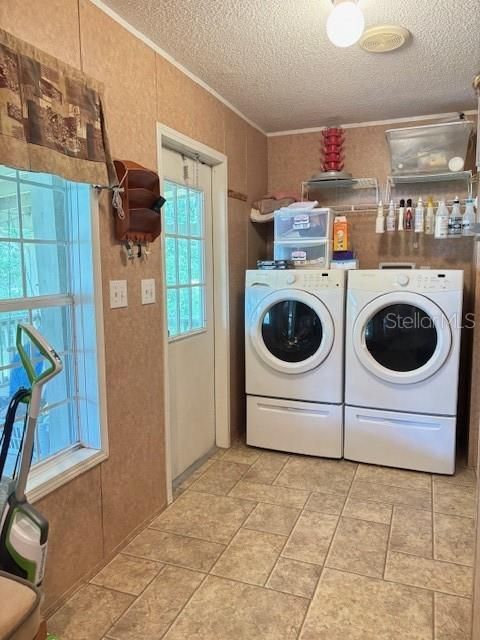 For Sale: $485,000 (4 beds, 2 baths, 2040 Square Feet)