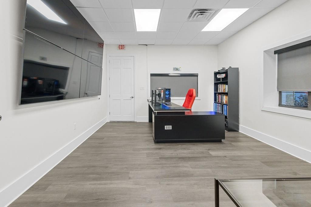 待售: $1,860,000 (0 贝兹, 0 浴室, 6100 平方英尺)