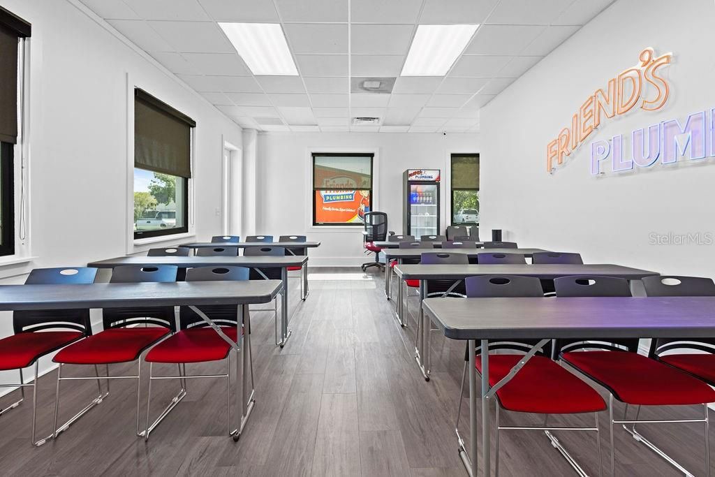 待售: $1,860,000 (0 贝兹, 0 浴室, 6100 平方英尺)