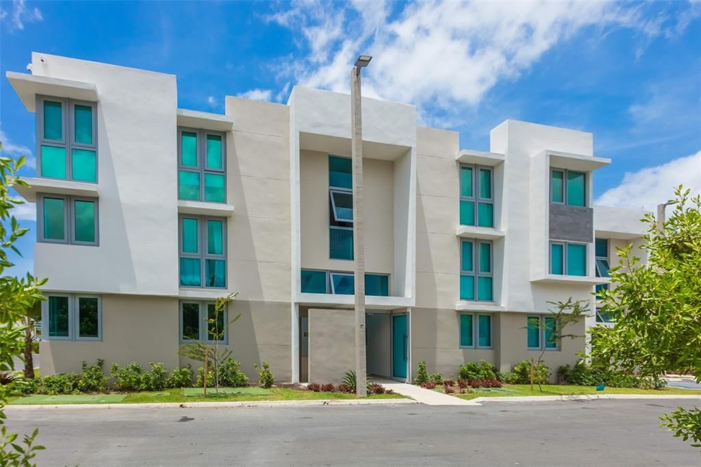 For Rent: $5,000 (3 beds, 2 baths, 1335 Square Feet)