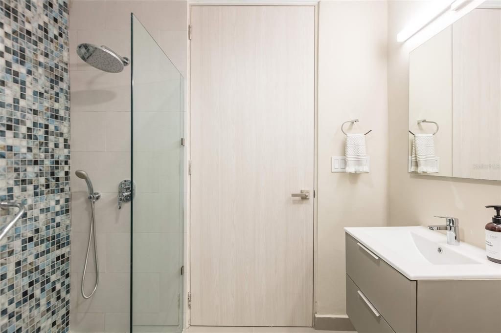 For Rent: $5,000 (3 beds, 2 baths, 1335 Square Feet)