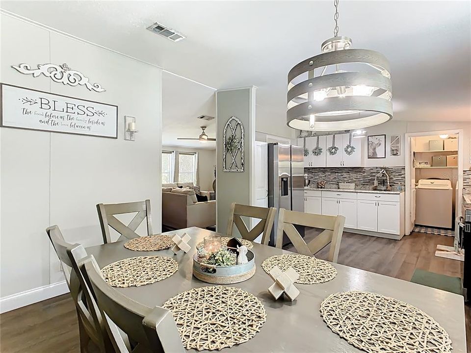 待售: $325,000 (4 贝兹, 2 浴室, 1620 平方英尺)