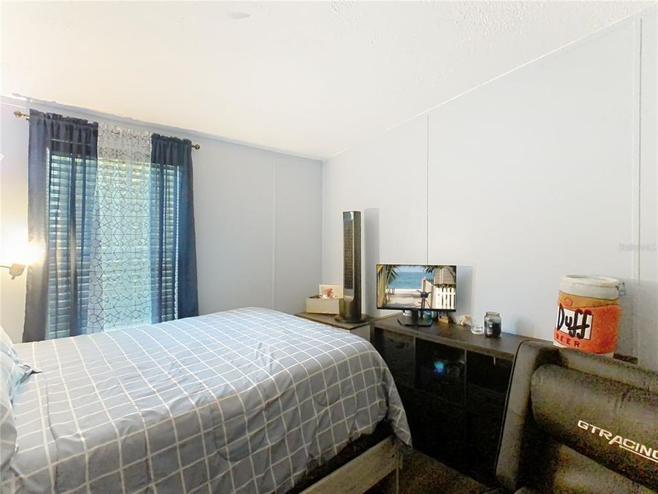 待售: $325,000 (4 贝兹, 2 浴室, 1620 平方英尺)