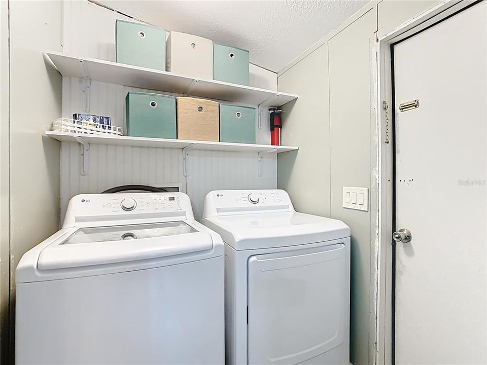 待售: $325,000 (4 贝兹, 2 浴室, 1620 平方英尺)