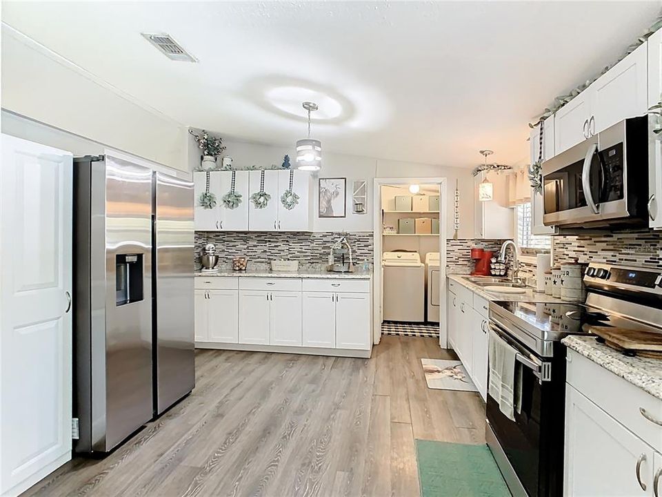 待售: $325,000 (4 贝兹, 2 浴室, 1620 平方英尺)