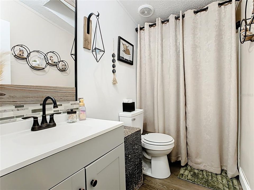 待售: $325,000 (4 贝兹, 2 浴室, 1620 平方英尺)