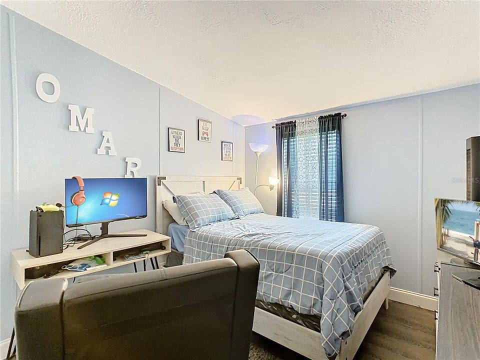 待售: $325,000 (4 贝兹, 2 浴室, 1620 平方英尺)