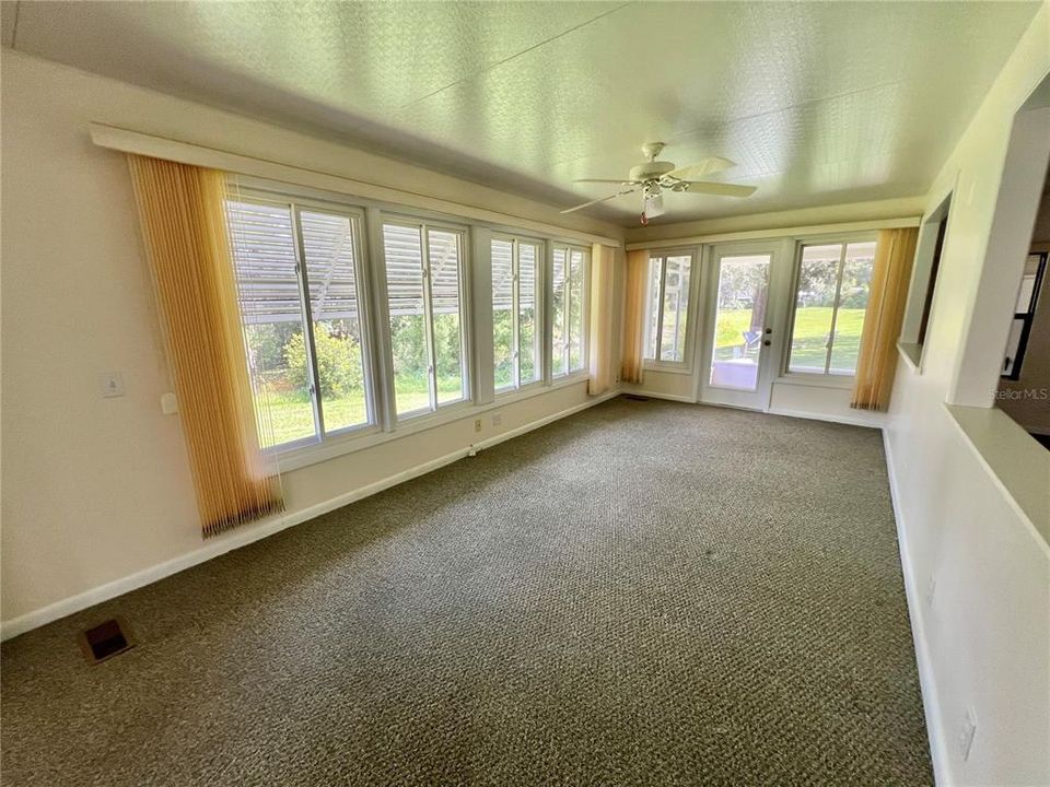 На продажу: $199,000 (2 спален, 2 ванн, 1274 Квадратных фут)