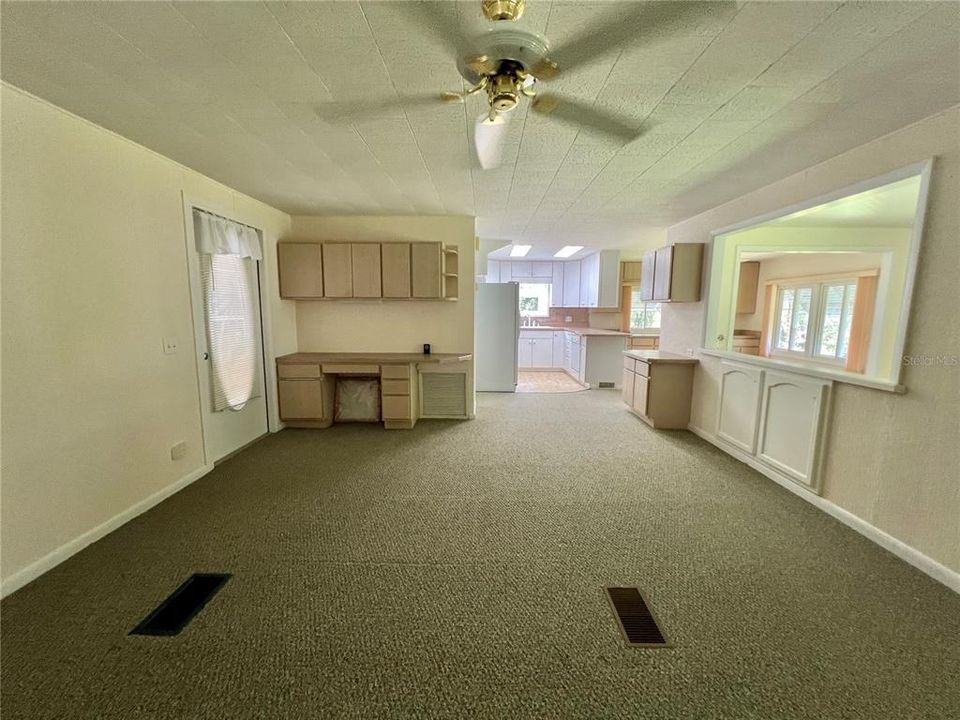 На продажу: $199,000 (2 спален, 2 ванн, 1274 Квадратных фут)