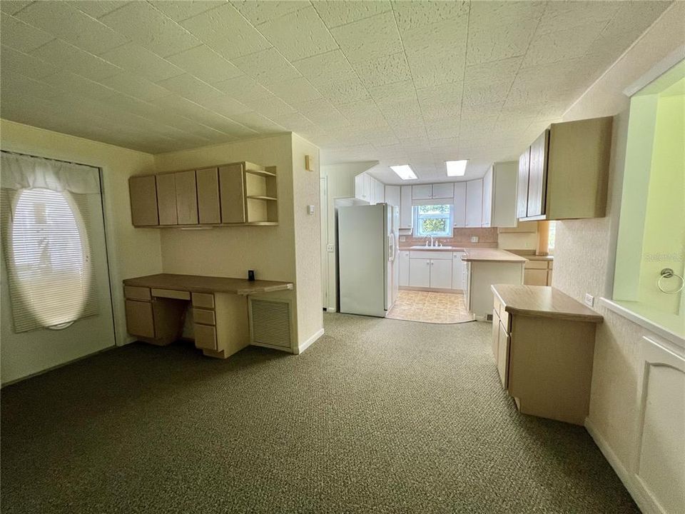 На продажу: $199,000 (2 спален, 2 ванн, 1274 Квадратных фут)