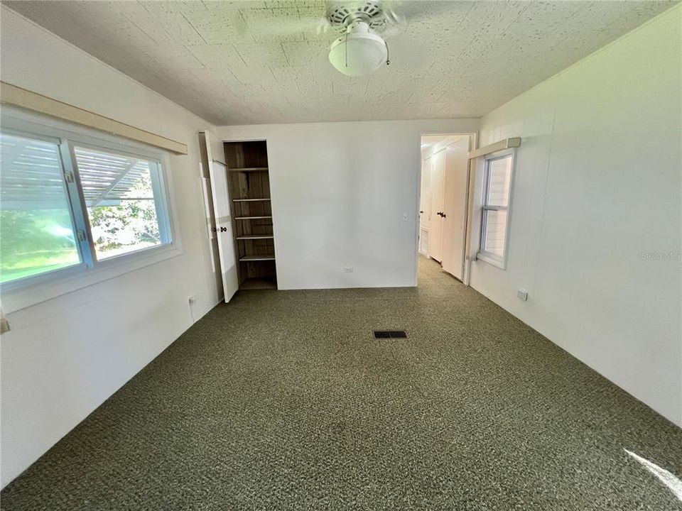 На продажу: $199,000 (2 спален, 2 ванн, 1274 Квадратных фут)