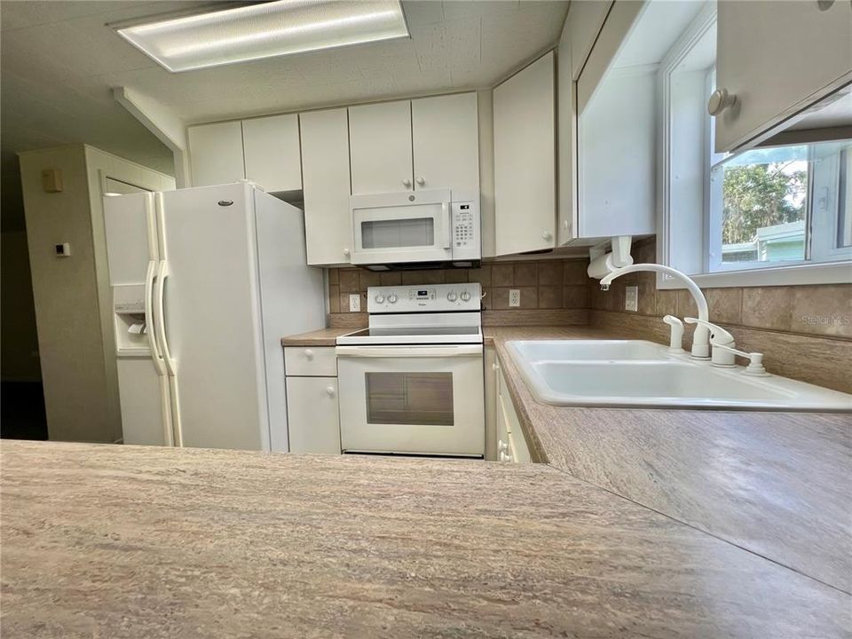 На продажу: $199,000 (2 спален, 2 ванн, 1274 Квадратных фут)