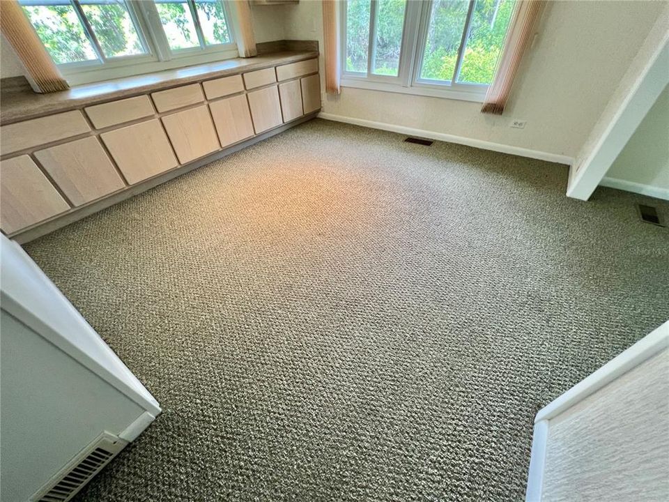 На продажу: $199,000 (2 спален, 2 ванн, 1274 Квадратных фут)