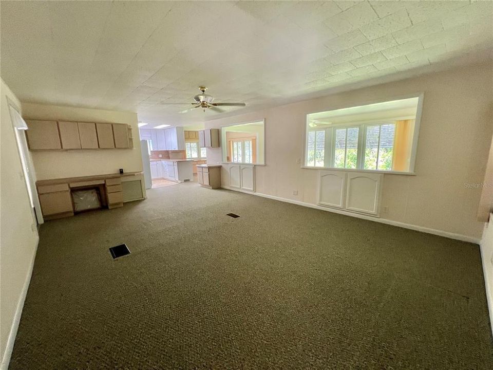 На продажу: $199,000 (2 спален, 2 ванн, 1274 Квадратных фут)