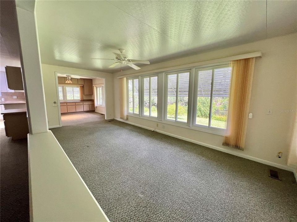 На продажу: $199,000 (2 спален, 2 ванн, 1274 Квадратных фут)