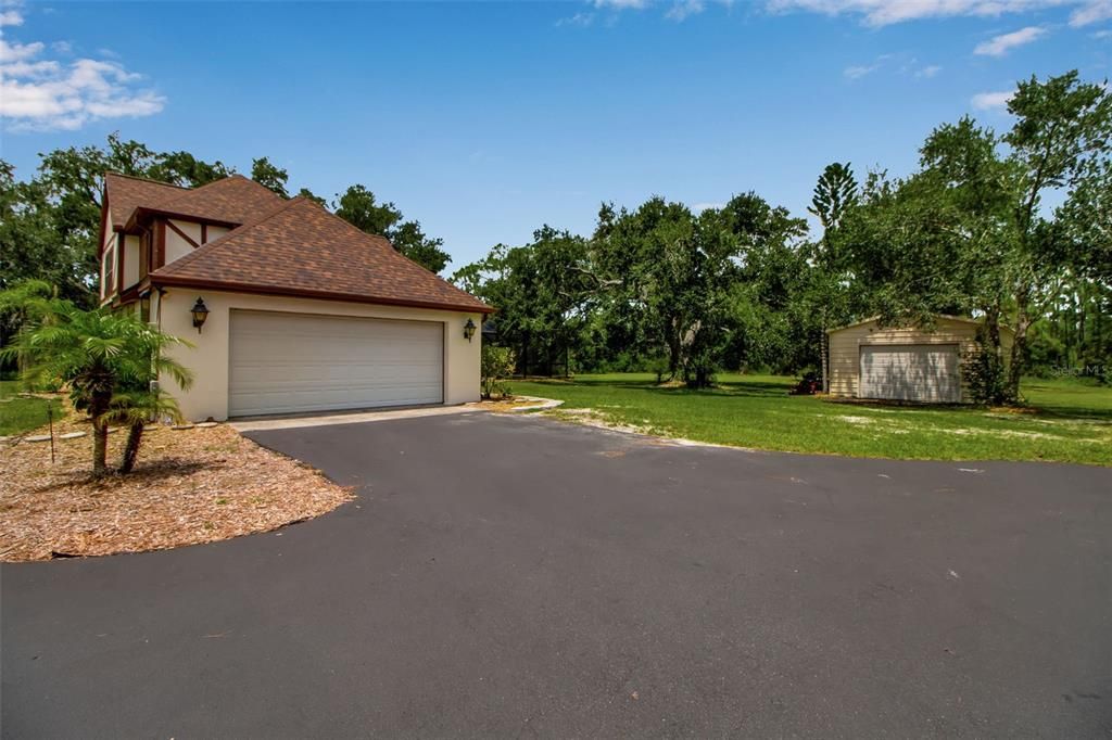 For Sale: $1,100,000 (3 beds, 2 baths, 3022 Square Feet)