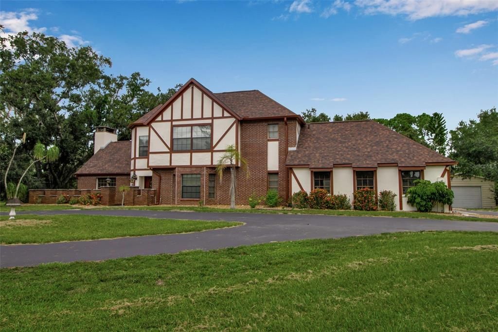 For Sale: $1,100,000 (3 beds, 2 baths, 3022 Square Feet)