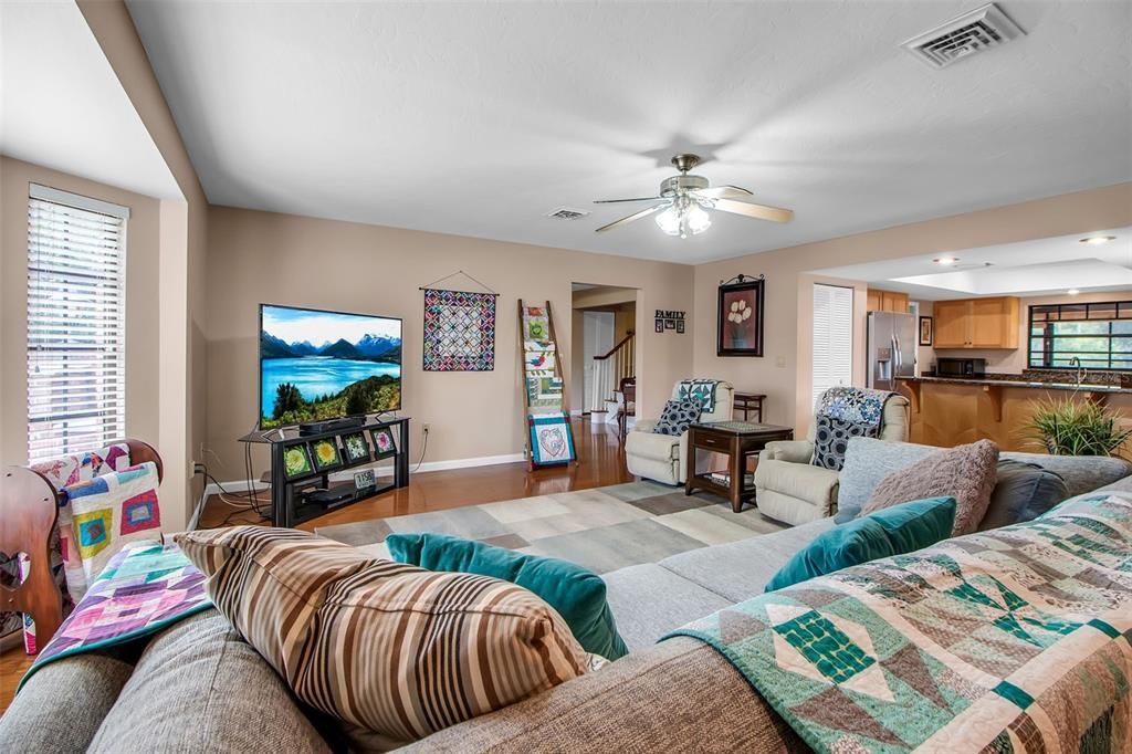 For Sale: $1,100,000 (3 beds, 2 baths, 3022 Square Feet)