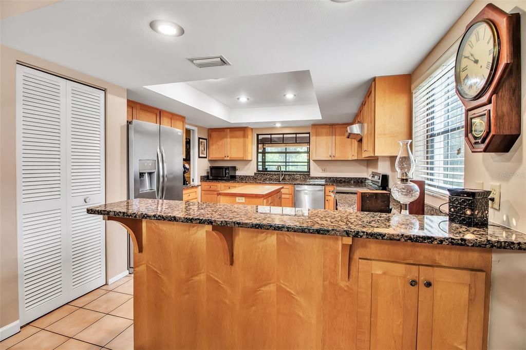 For Sale: $1,100,000 (3 beds, 2 baths, 3022 Square Feet)