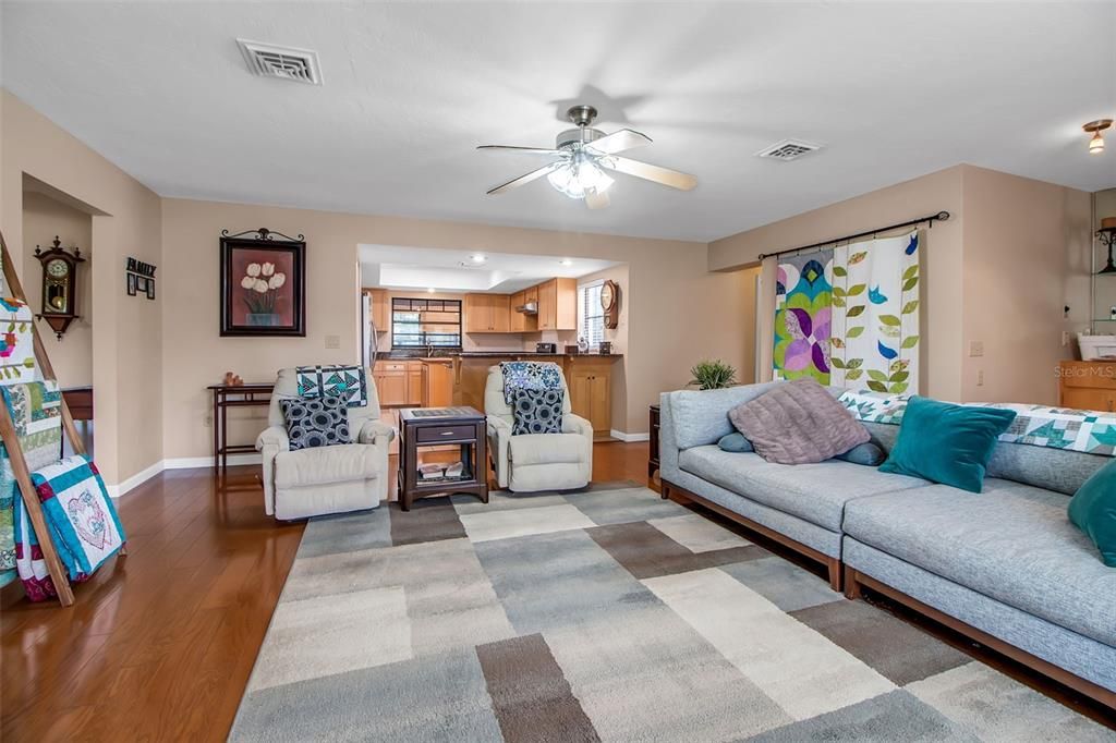 For Sale: $1,100,000 (3 beds, 2 baths, 3022 Square Feet)