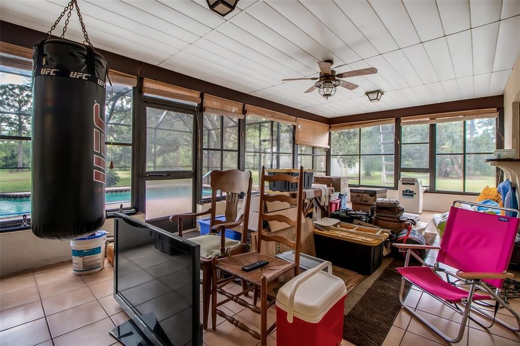 For Sale: $1,100,000 (3 beds, 2 baths, 3022 Square Feet)