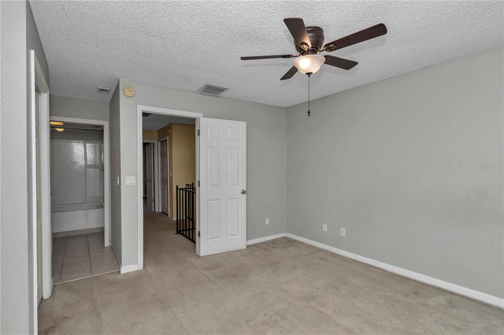 На продажу: $169,000 (2 спален, 2 ванн, 1230 Квадратных фут)