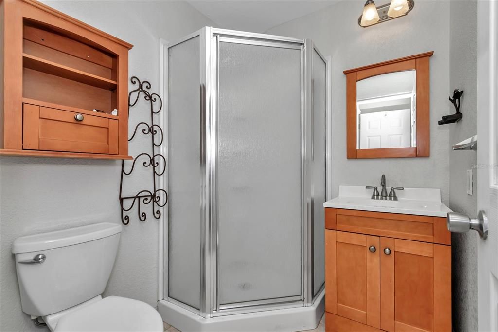 На продажу: $169,000 (2 спален, 2 ванн, 1230 Квадратных фут)