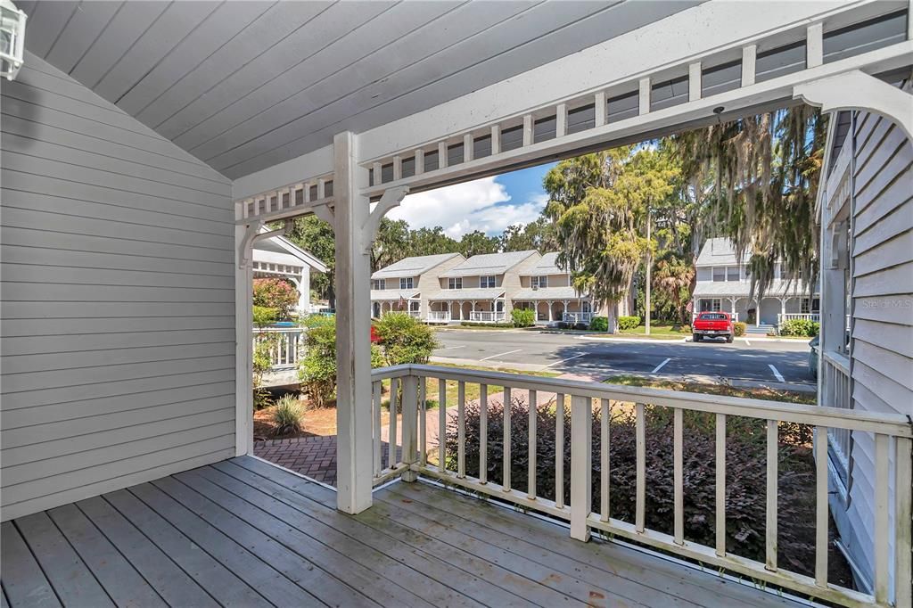 На продажу: $169,000 (2 спален, 2 ванн, 1230 Квадратных фут)