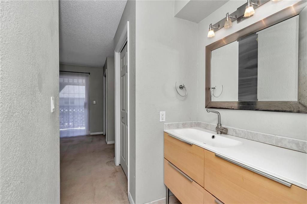 На продажу: $169,000 (2 спален, 2 ванн, 1230 Квадратных фут)